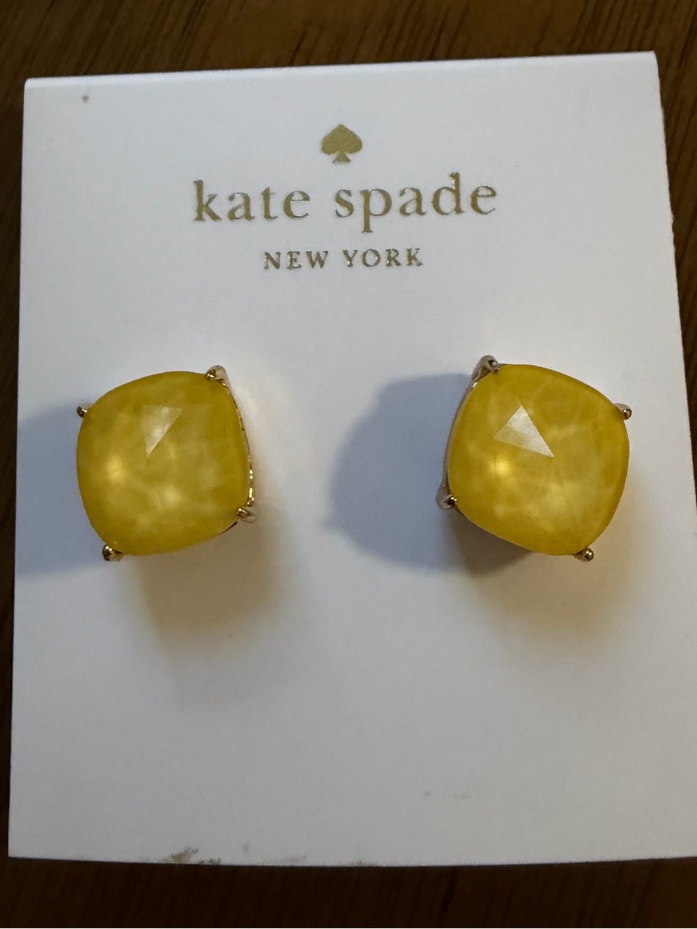 Kate Spade New York Cushion yellow square Stud Earrings - Gold plated